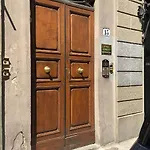 3 Perle All'accademia Florence